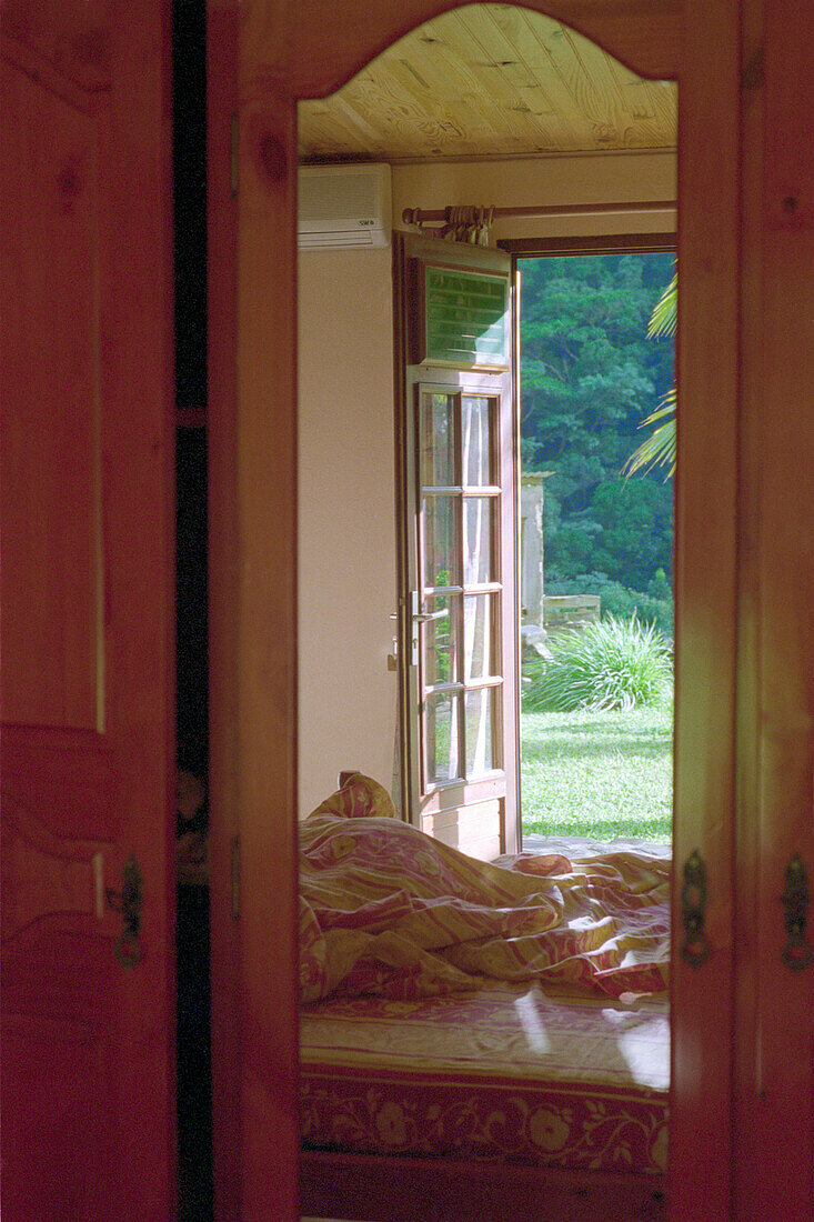 Blick in ein menschenleeres Hotelzimmer, Le Relais de la Maison Rousse, Martinique, Karibik, Amerika