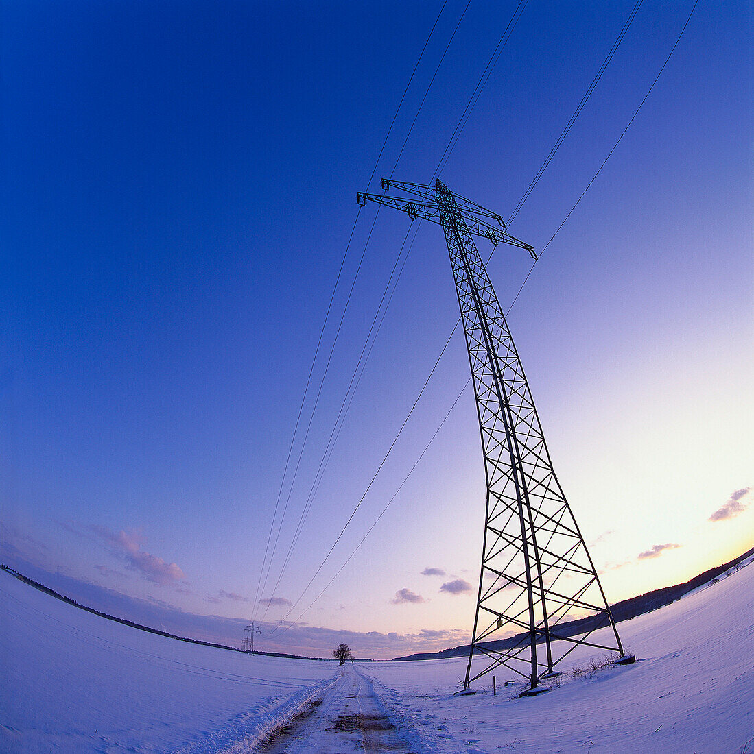 Strommast, Winterlandschaft