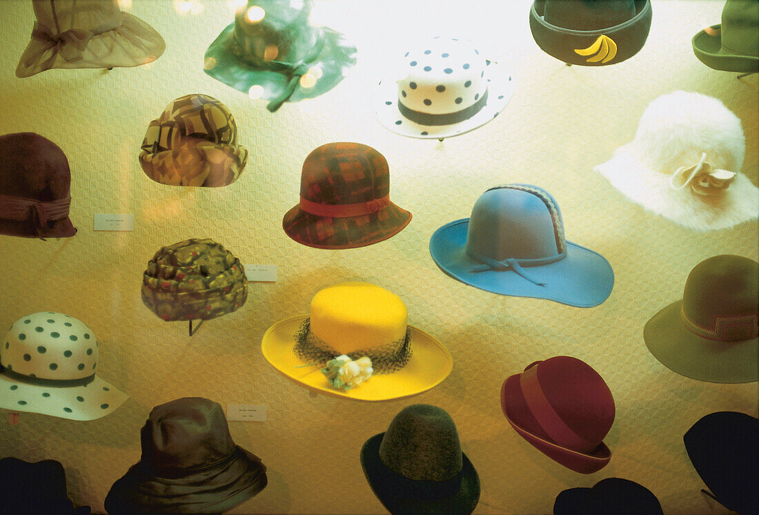 Hüte mehrerer Stile, Hutmuseum, Mode, Lyon, Frankreich