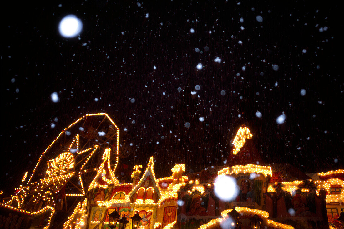 Weihnachtsmarkt im Schneetreiben, Domshof, Bremen, Deutschland