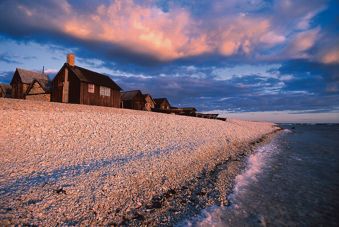 Haeuser am Meer, Insel Faroe, Gotland Schweden