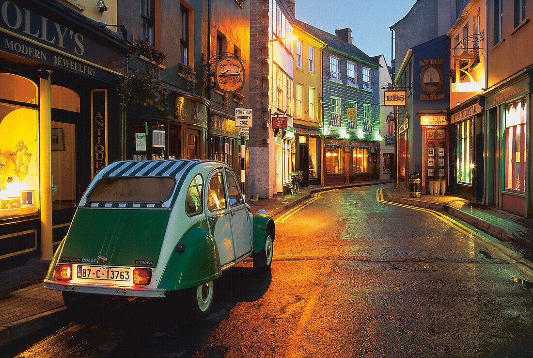 Car parking in a lane, Kinsale, County Cork, Irland