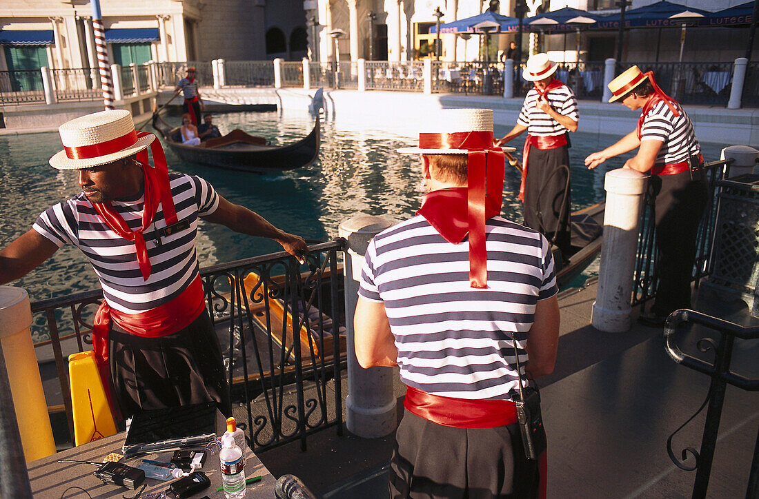 Gondoliers in front of the Venetian Resort Hotel, Las Vegas, Nevada, USA, America