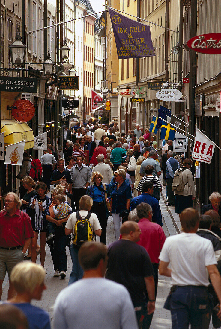 Busy vaesterlanggatan, Gamla Stan, Stockholm Sweden