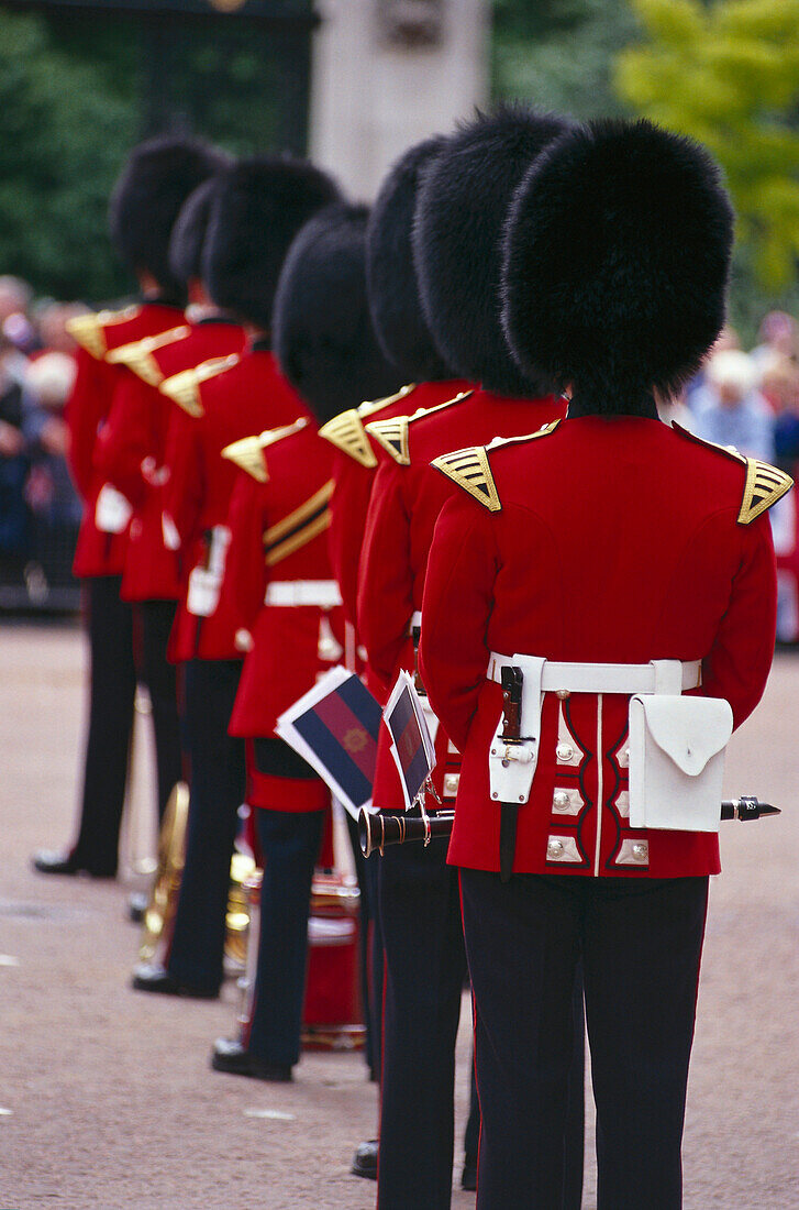 Royal Guards at Queens Jubilee, Queens Golden Jubilee, London, England, Great Britain