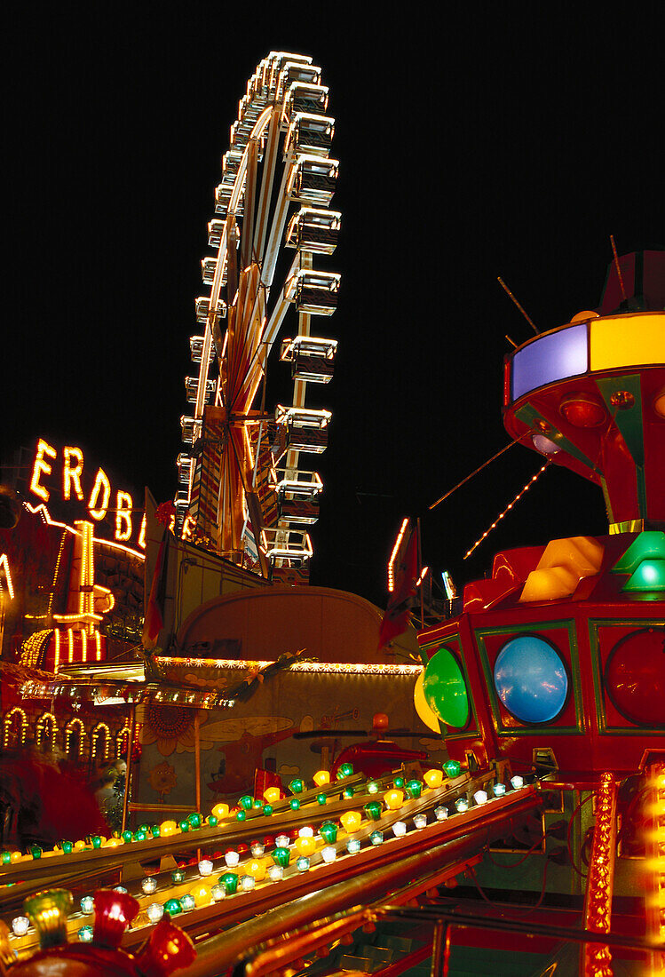 Ferris wheel at night, Hamburg Dom, St.Pauli, Hamburg Germany