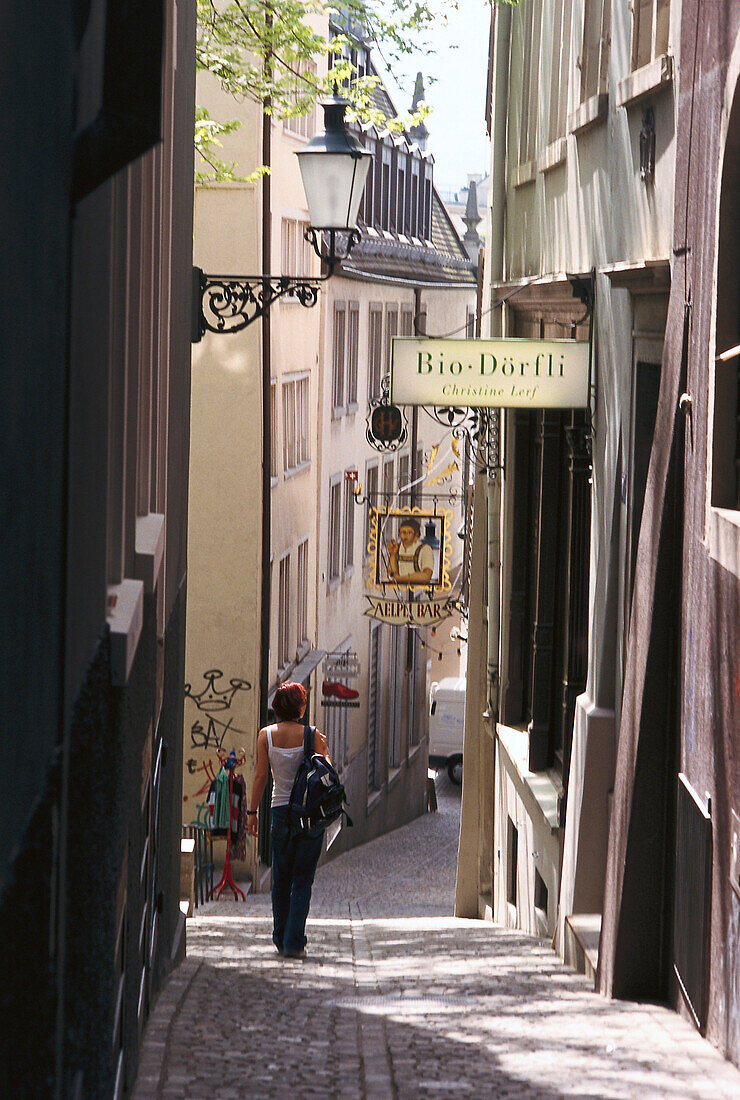 Gasse in der Altstadt, Zürich, Schweiz