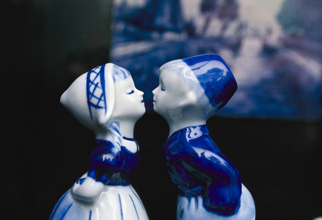 Kissing couple, Delftware porcelain, Amsterdam, Netherlands