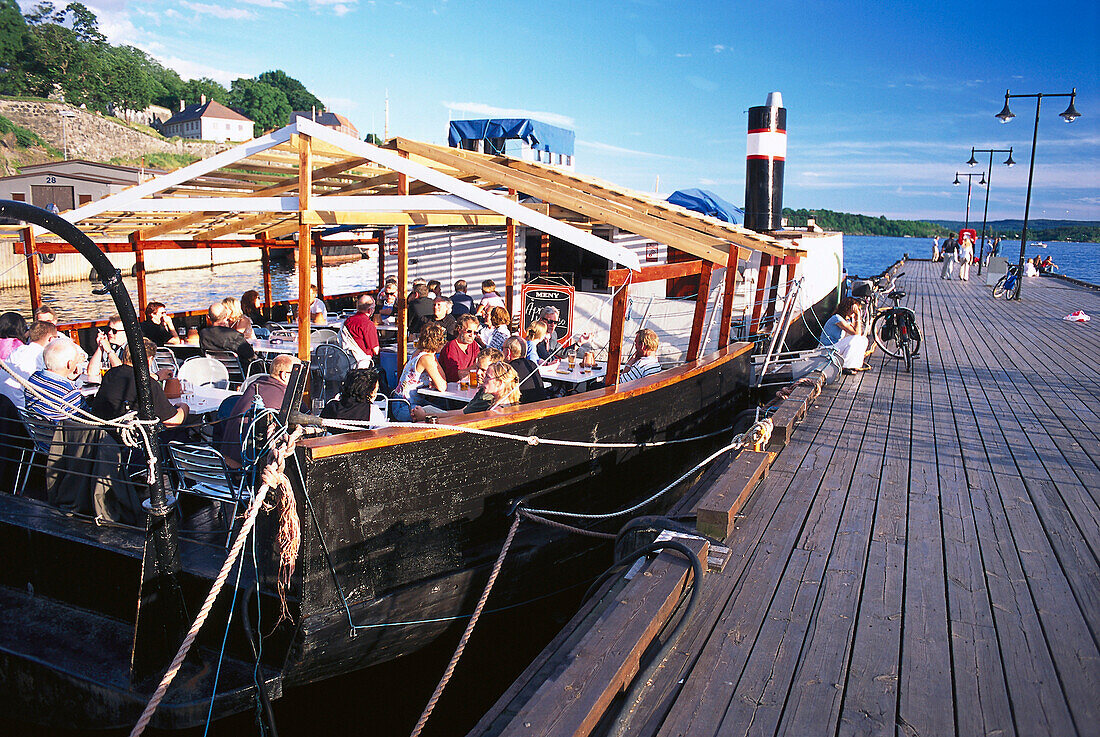 Harborside drinks, Oslo Norway