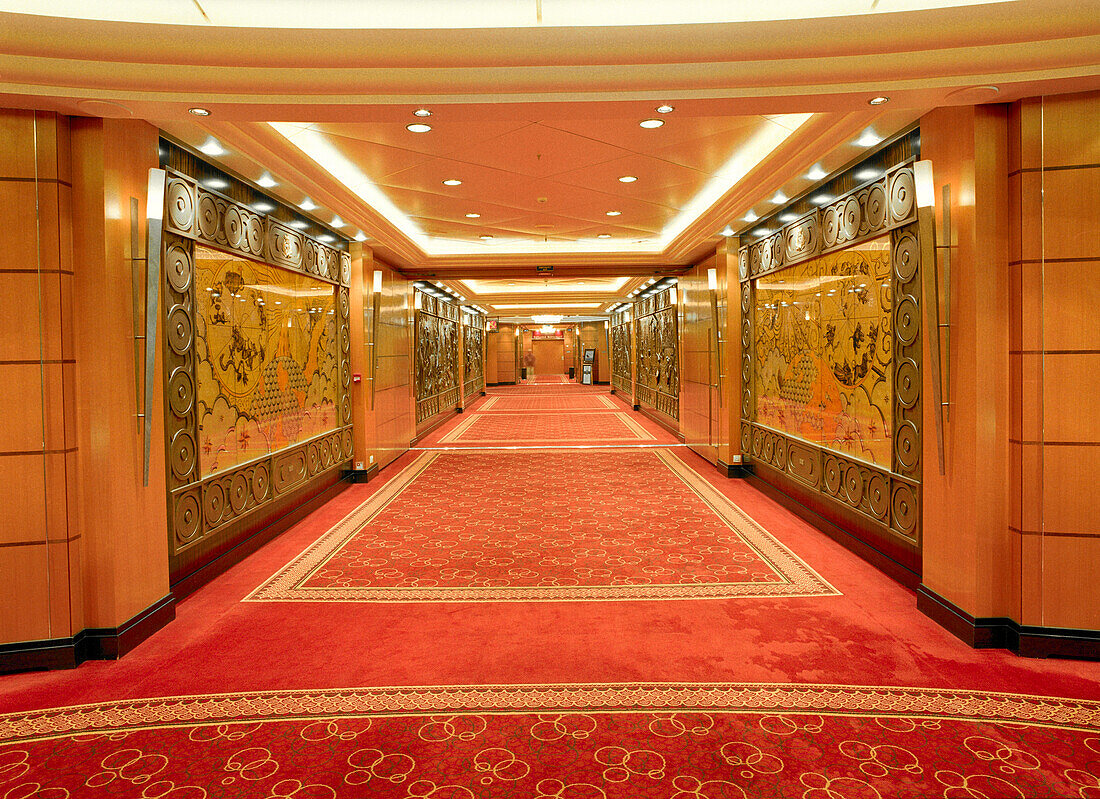 Planking corridors, grand lobby, Queen Mary 2