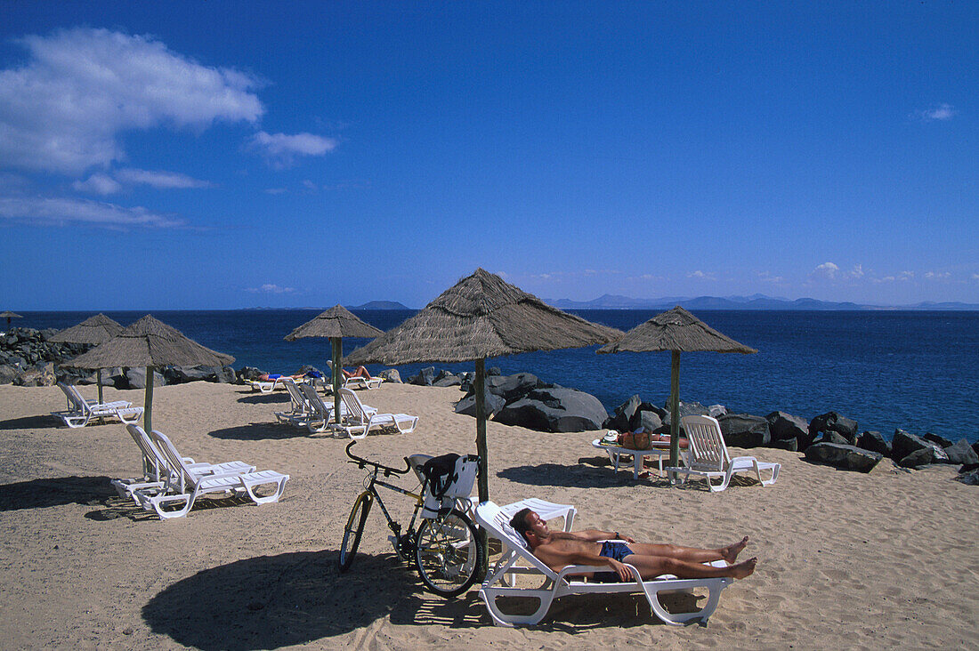 Hotelstrand, Timanfaya Palace, Playa Blanca, Lanzarote Kanarische Inseln, Spanien