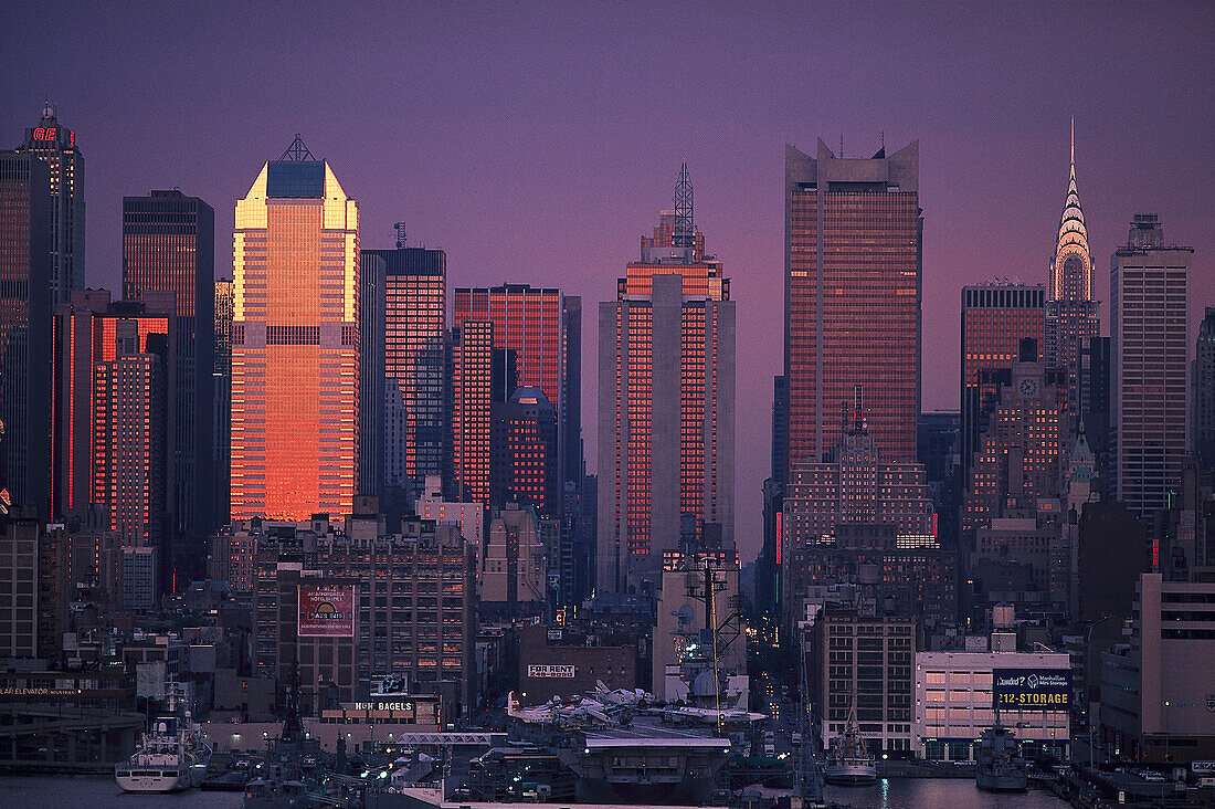 Skyline Midtown Manhattan, View from Weehawken New York, USA