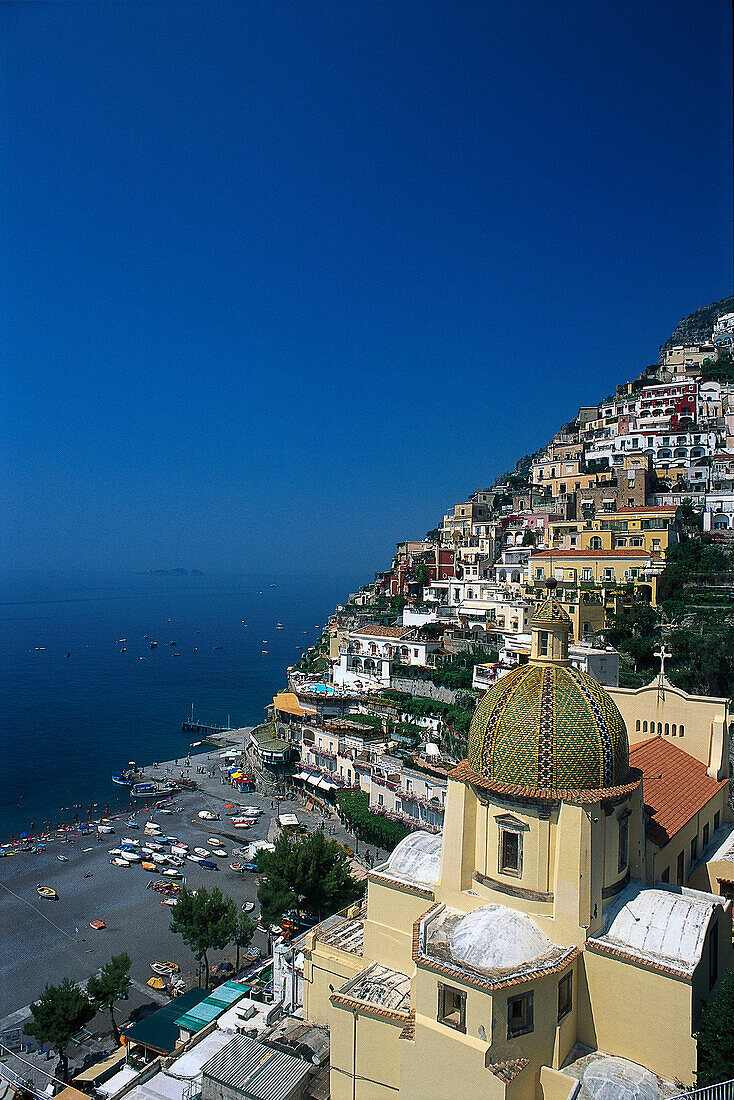 Häuser an einem Hang im Sonnenlicht, Positano, Amalfitana, Campania, Italien, Europa