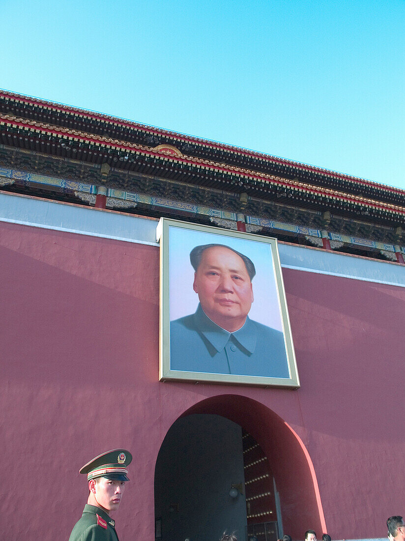 Portrait of Mao at the Tiananmen, Peking, China, Asia