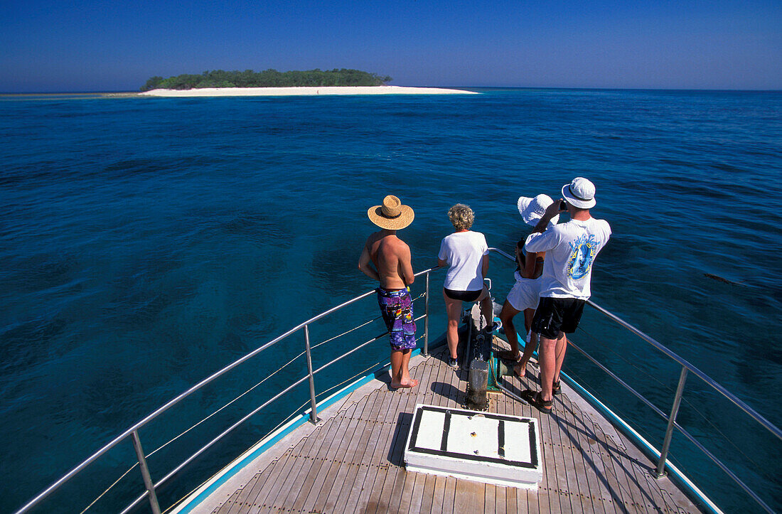 Boot nähert sich Wilson Island, Heron Island, Great Barrier Reef, Queensland, Australien
