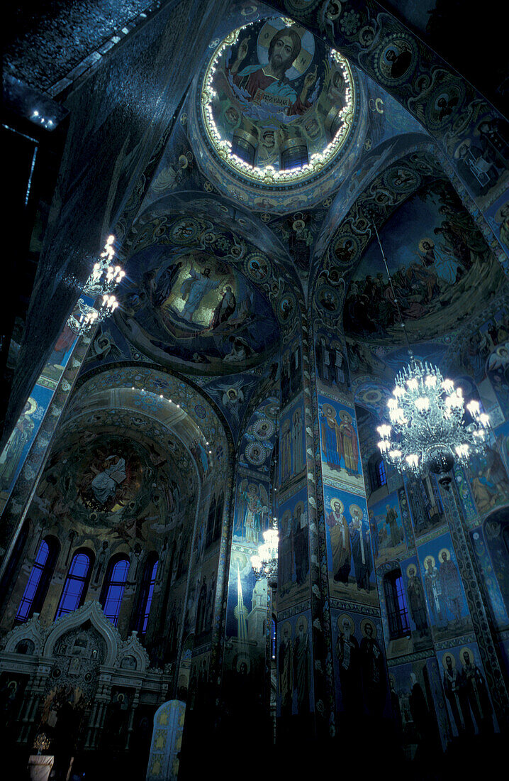 Innenansicht der reich geschmückten Auferstehungskirche, St. Petersburg, Russland