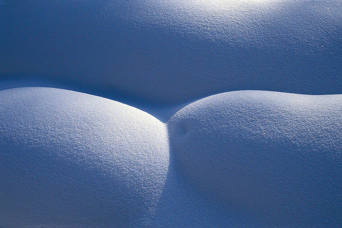 Schneestrukturen, Winterlandschaft, Bayern, Deutschland