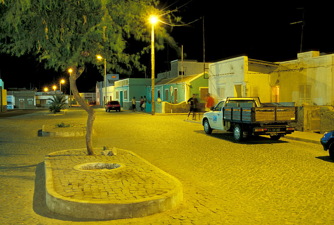 Strasse bei Nacht, Santa Maria, Sal, Kap Verde, Afrika
