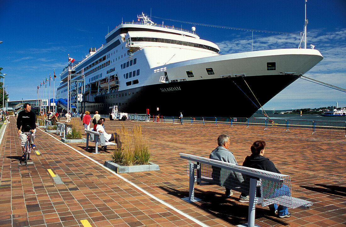 Cruiseship, Promenade, St. Lawrence River, Qebec, Canada