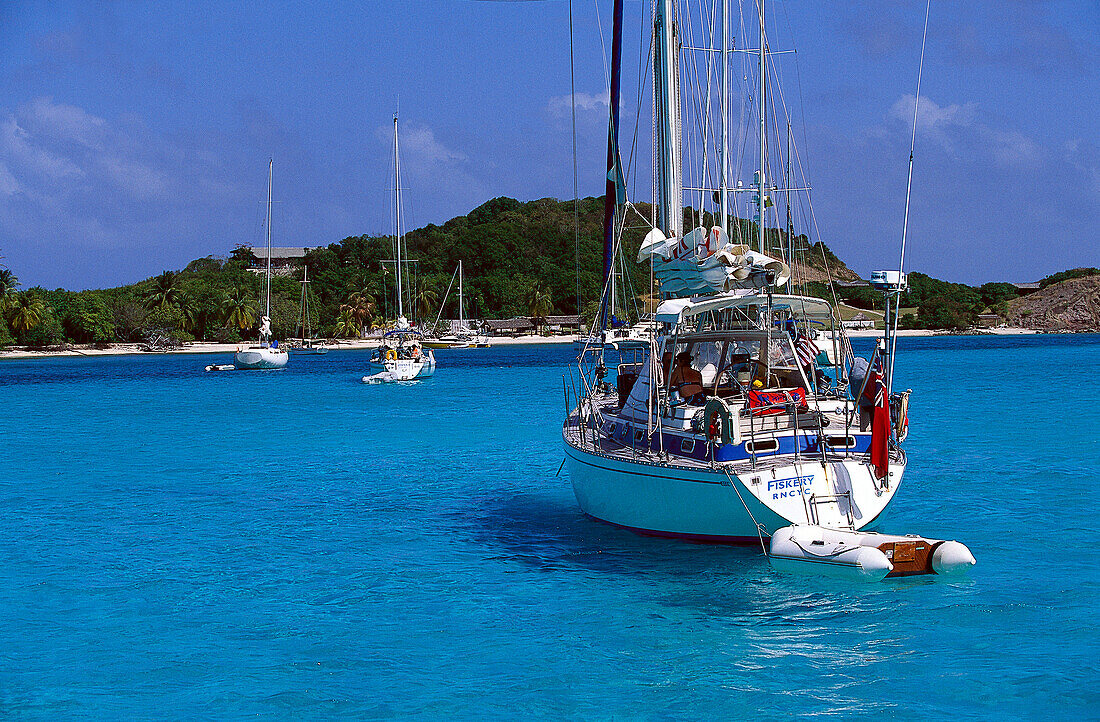 Segelboot vor Petite St.Vincent, St. Vincent, Grenadinen