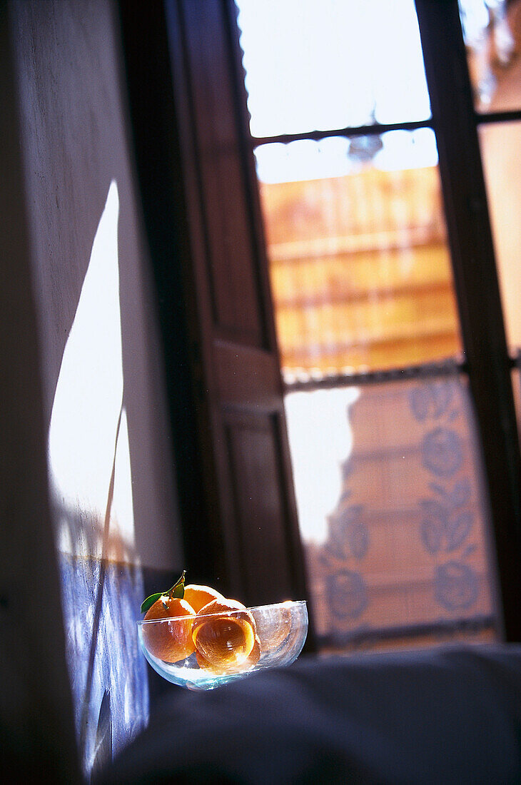 Orangen in einer Glasschale, Finca Hotel de Reis, Valle de los Naranjos, Soller, Mallorca, Spanien, Europa