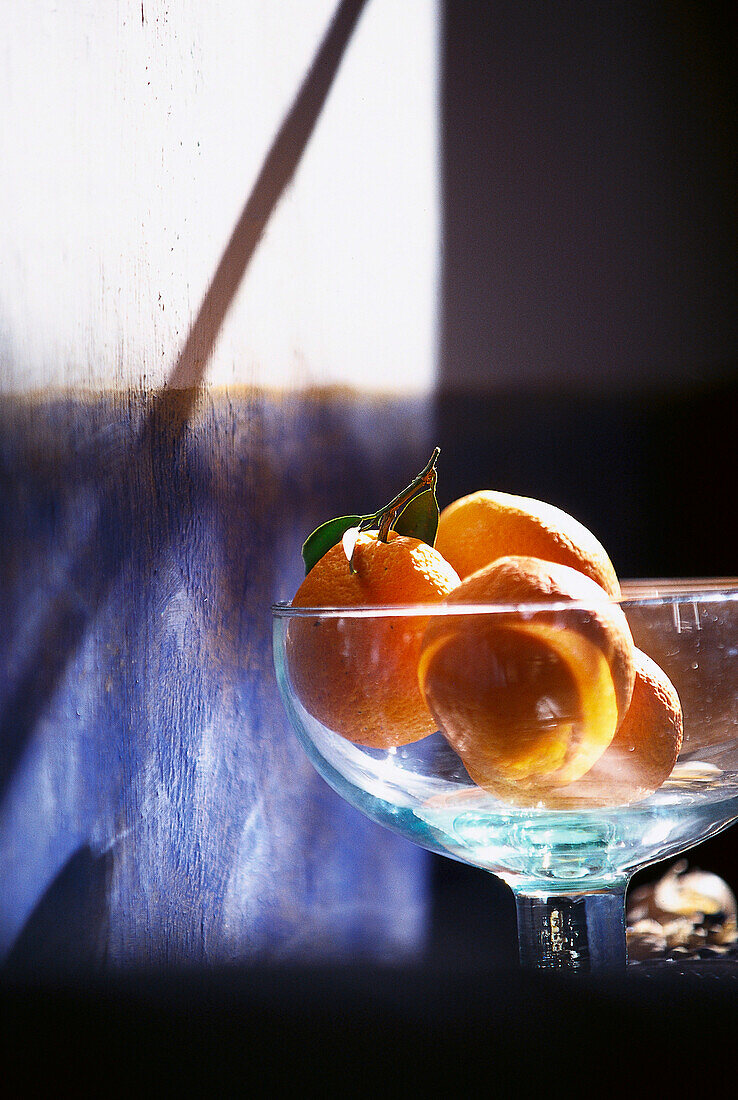 Oranges in a glass bowl, Finca Hotel de Reis, Valle de los Naranjos, Soller, Majorca, Spain, Europe