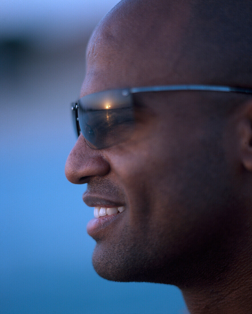 Mann mit Sonnenbrille, Profile, Kapverden