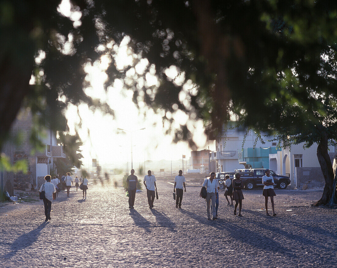 Hauptstrasse im Morgenlicht, Boa Vista, Kapverden