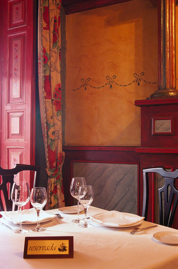 Ein gedeckter Tisch im Restaurant Fatima, Valladolid, Kastilien, spanien, Europa