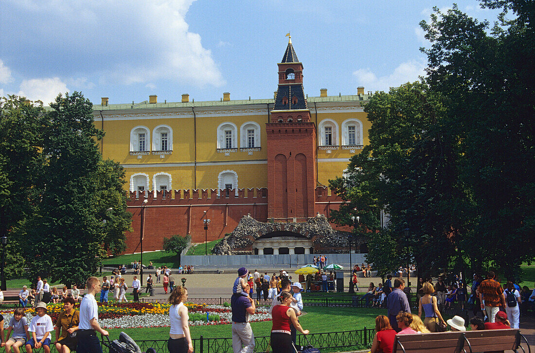 Enjoying Alexandergarden, Moscow Russia