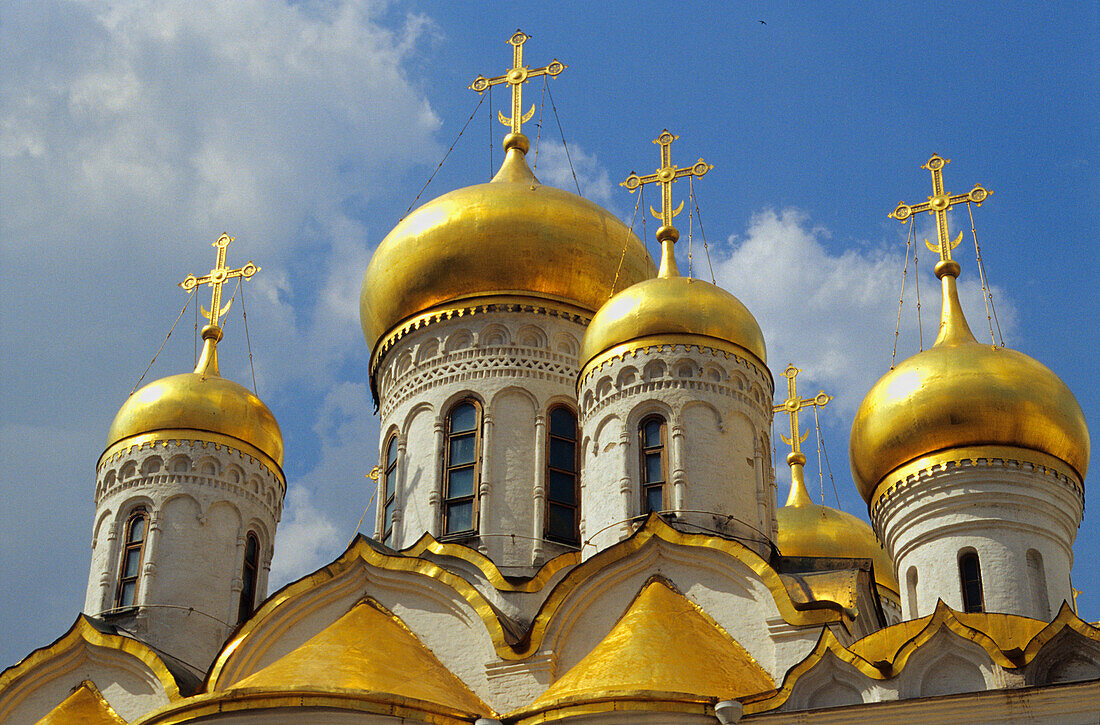 Kuppeln der Christ-Erlöser-Kathedrale im Sonnenlicht, Moskau, Russland, Europa
