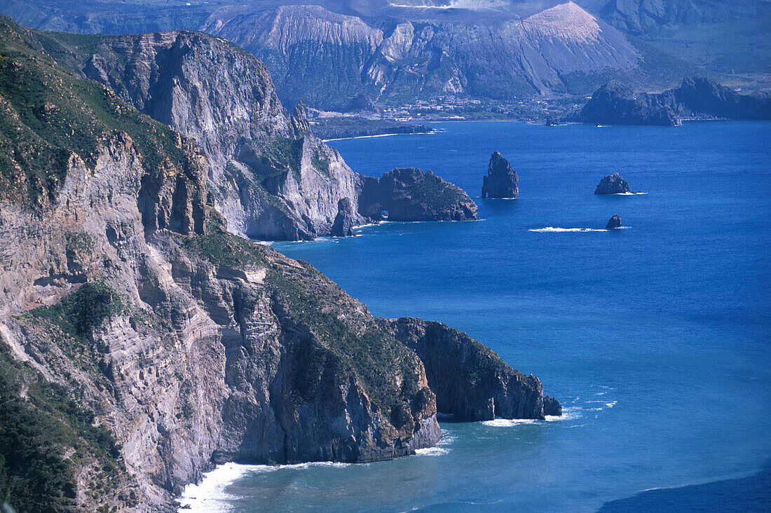Lipari und Vulcano, Faraglioni Liparische Inseln, Italien