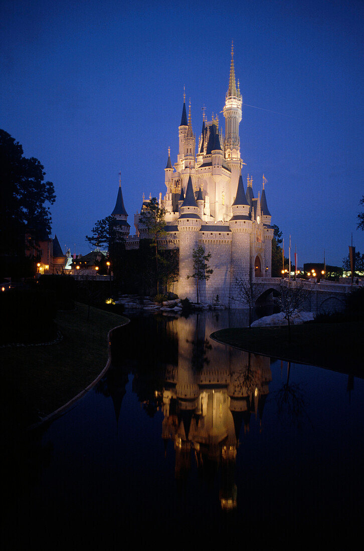 Cinderella Castle, Disney Magic, Kingdom, Florida USA