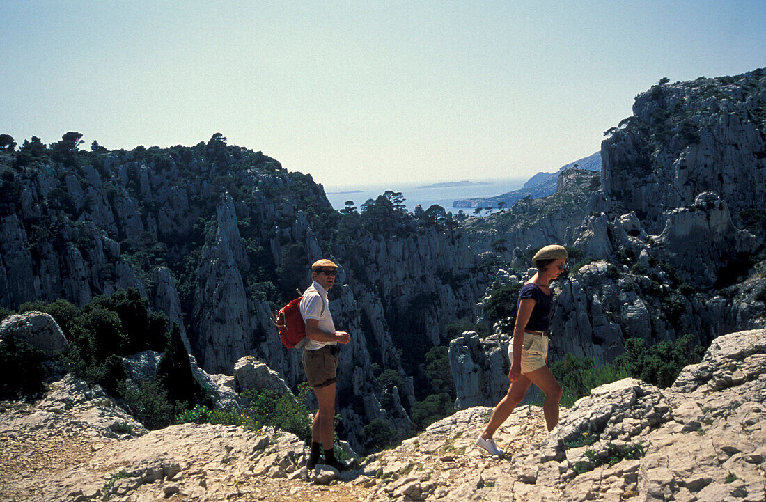 Hikers, Calanque d'En Vau near Cassis, Provence, France