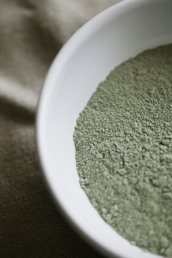 Powder in a bowl, Close-up