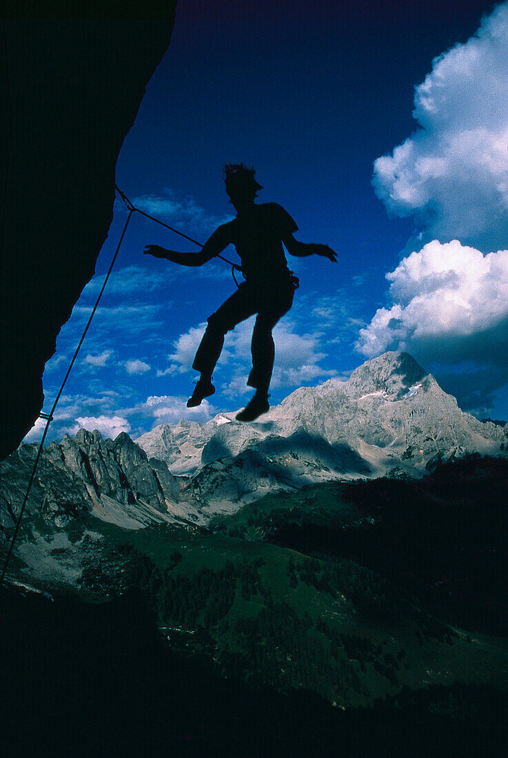 Freeclimbing, Silhouette, Klettergarten Hofpuerglhuette Gosaukamm, Oesterreich