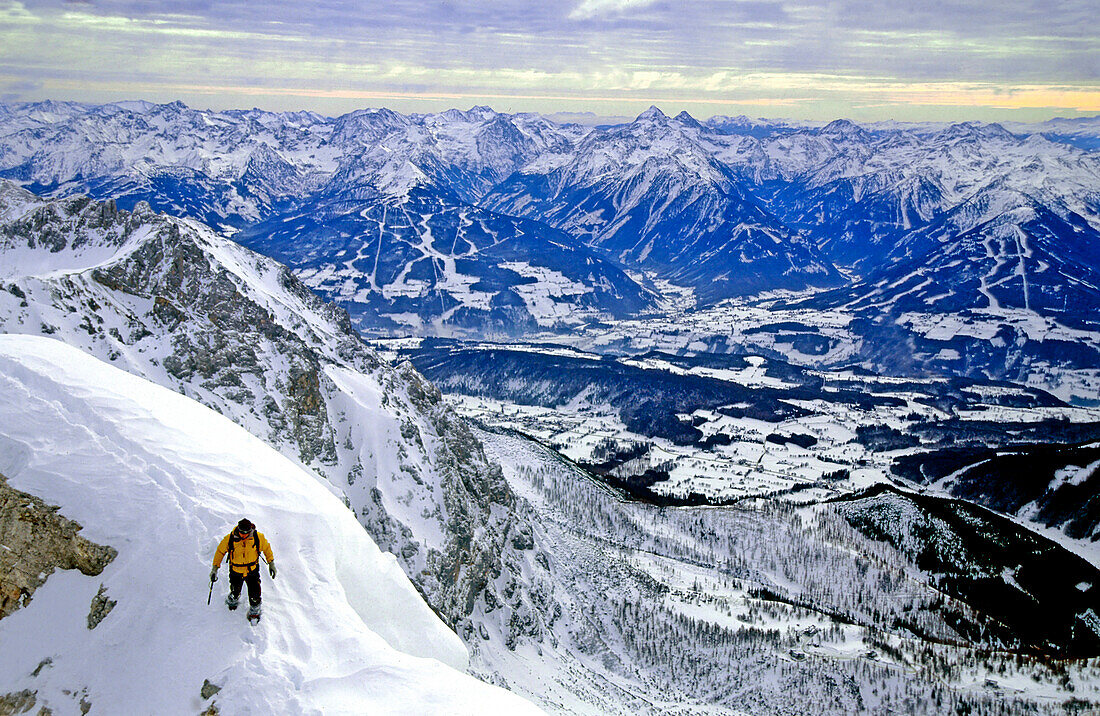 Alpinist doing back country skiing, mountain panorama, Hoher Dachstein, Dachstein, Austria