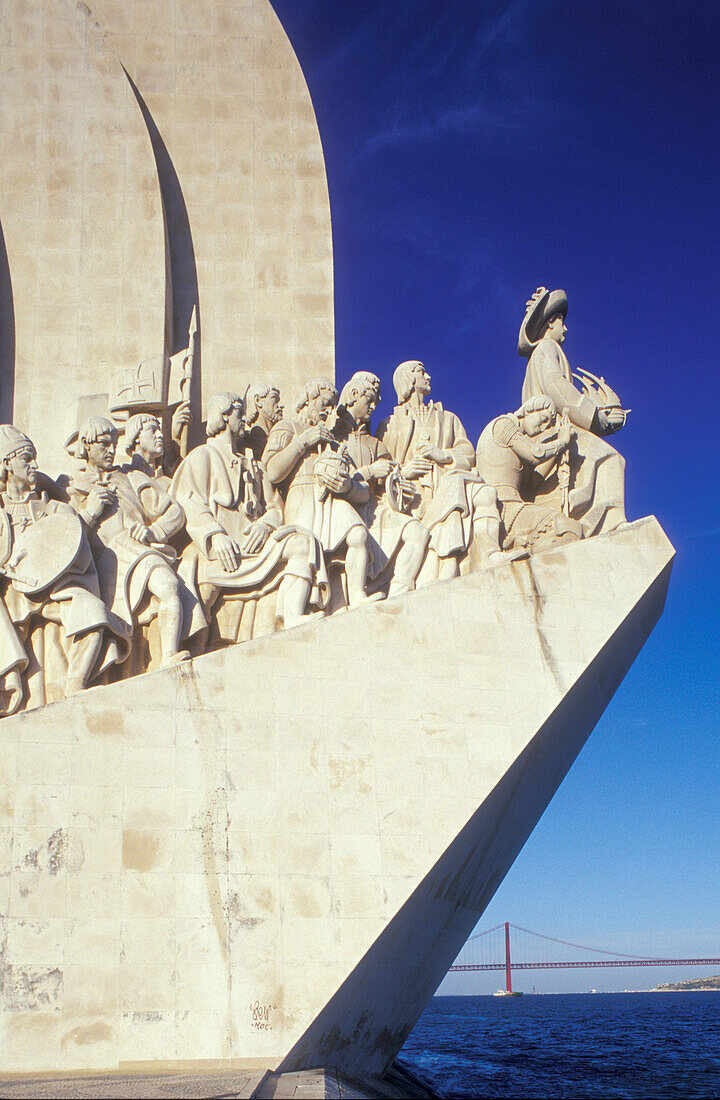 Padrão dos Descobrimentos, Denkmal der Entdeckungen unter blauem Himmel, Belem, Lissabon, Portugal, Europa