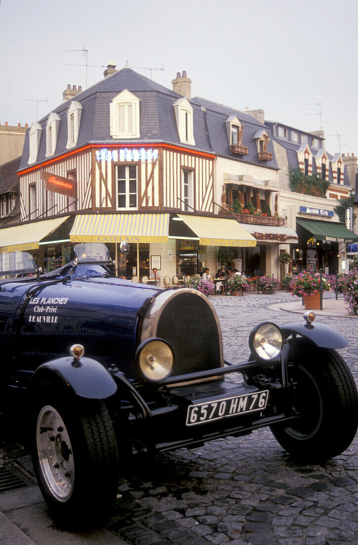 Old Car, Deauville, Normandie France