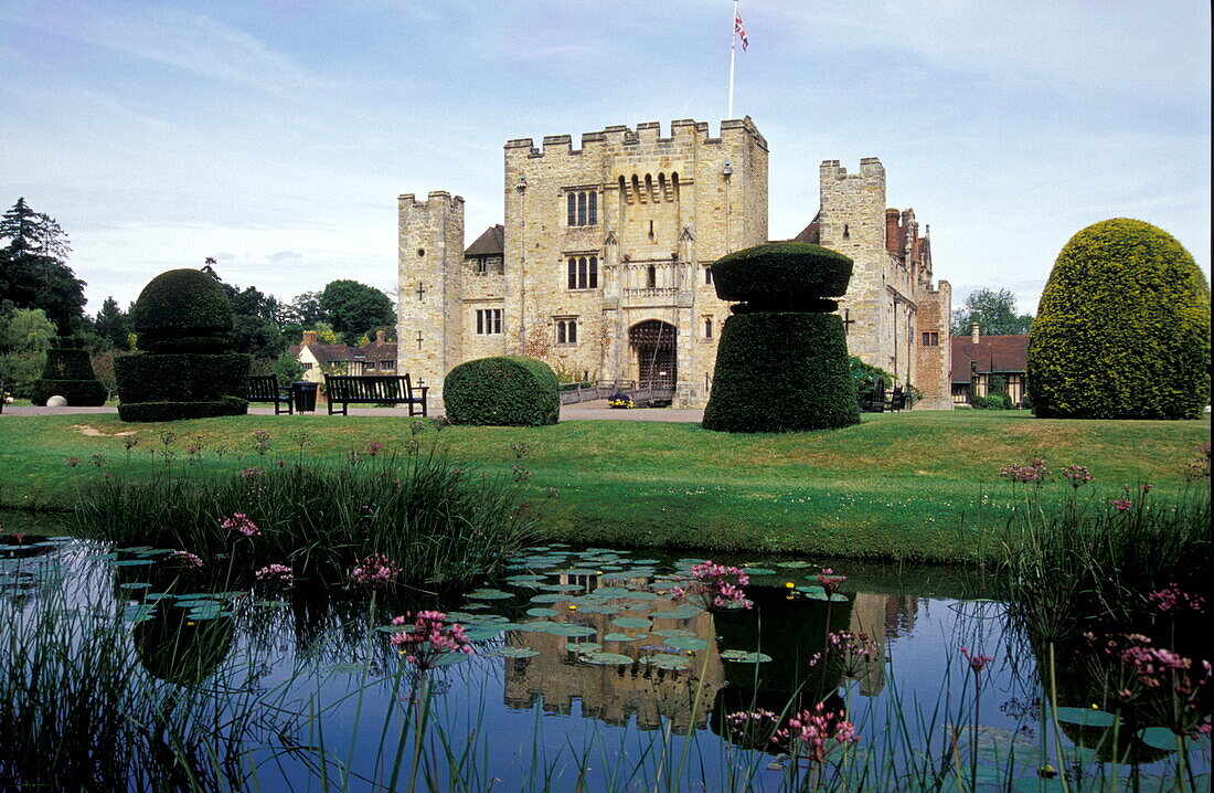 Seerosenteich vor Schloss Hever Castle, Kent, England, Grossbritannien, Europa