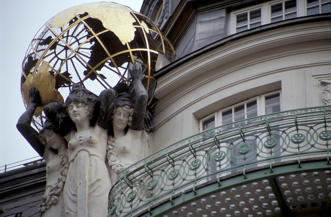 Sculptures, Housedetail, Vienna, Austria Europe