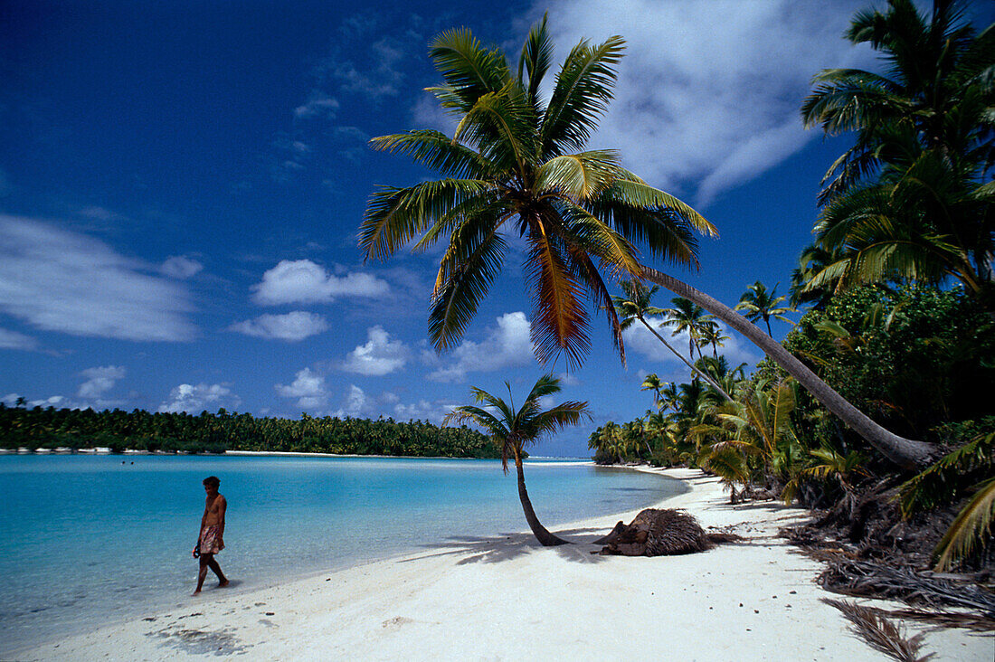 Spaziergang am Strand, Aituaki Lagune Cook-Inseln