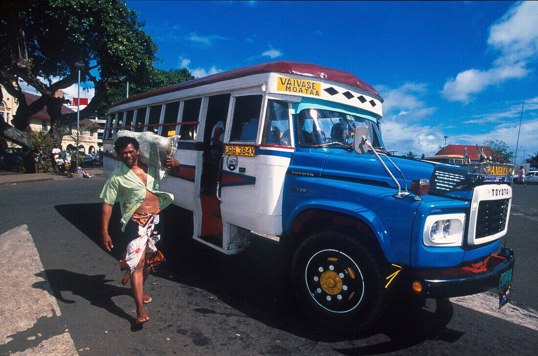 Bus, Apia, Upolu Western Samoa