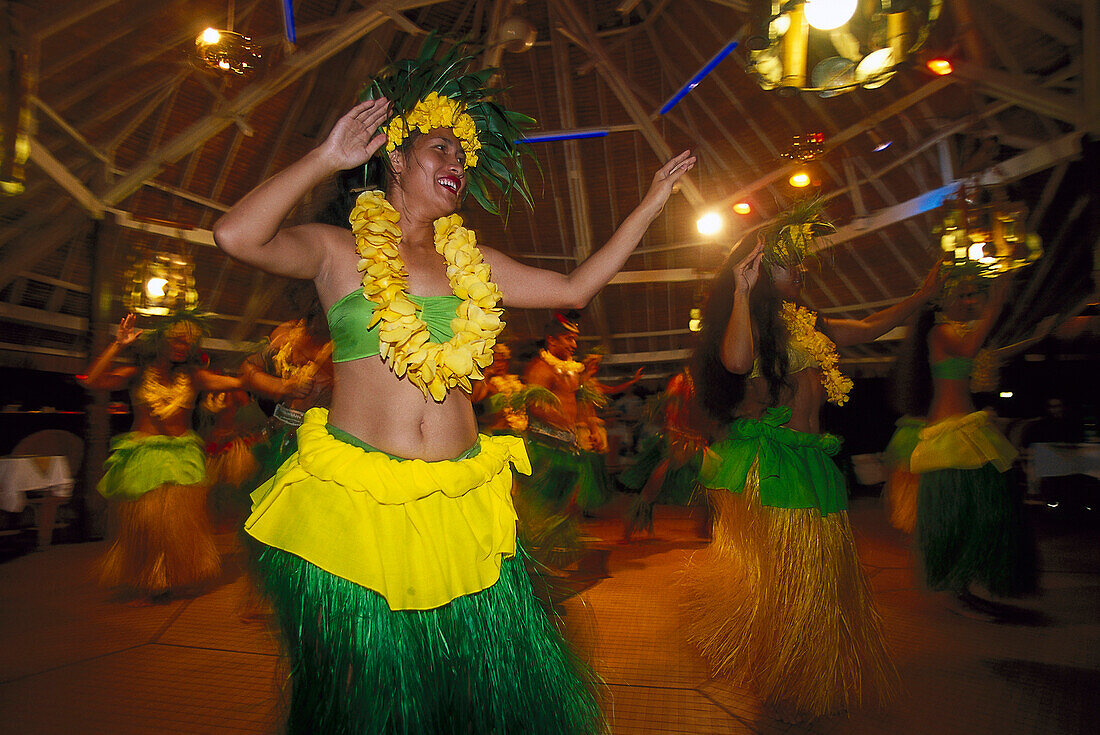 Heikura Nui Dance, Sofitel Maeva Beach Tahiti, French Polynesia