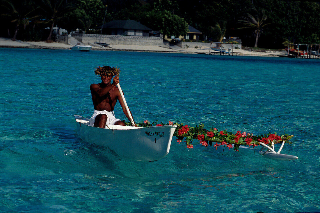 Kanu Paddler, Moana Beachcomber Parkroyal Bora Bora, Franz. Polynesien