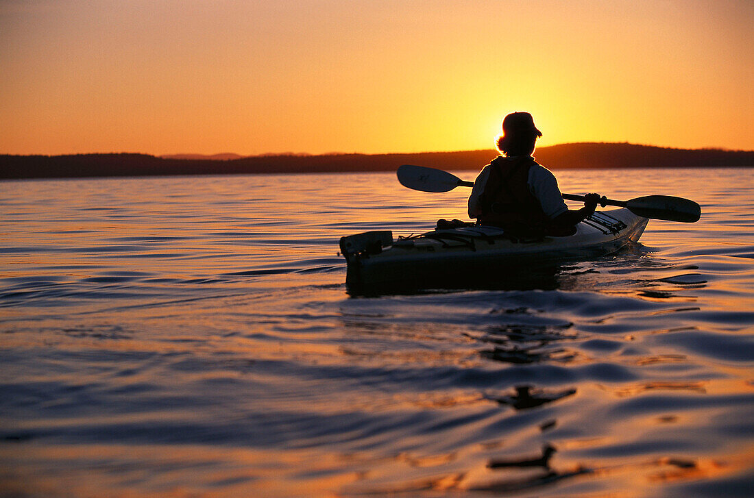 Seakayaking, San Juan Chanel, North Pass near Orcas Isl., Washington, USA