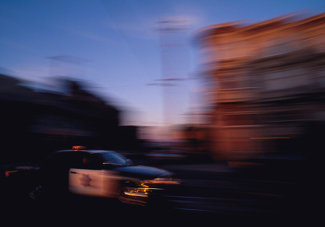 Polizeiwagen auf Verfolgungsjagd, Kalifornien STUeRTZ-CAL S.34