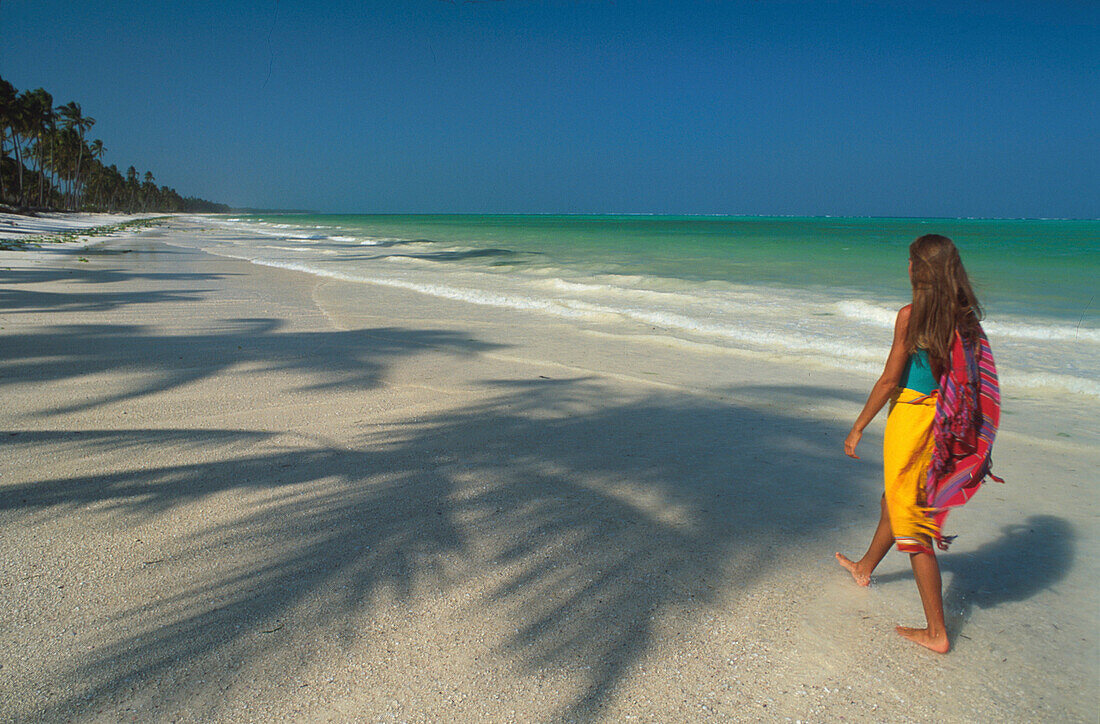 Spaziergang am Paradise Beach, Paje, Ostküste Sansibar, Tansania