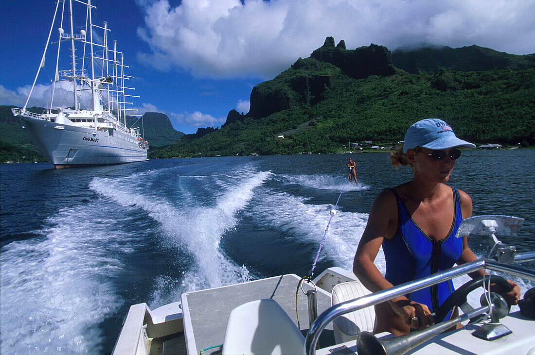 Wasserskifahren, Kreuzfahrtschiff Club Med 2 Moorea, Franz. Polynesien