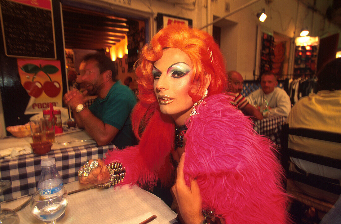 Transvestit Prohibida, Restaurant, Rennbahn, Ibiza Stadt Ibiza, Spanien